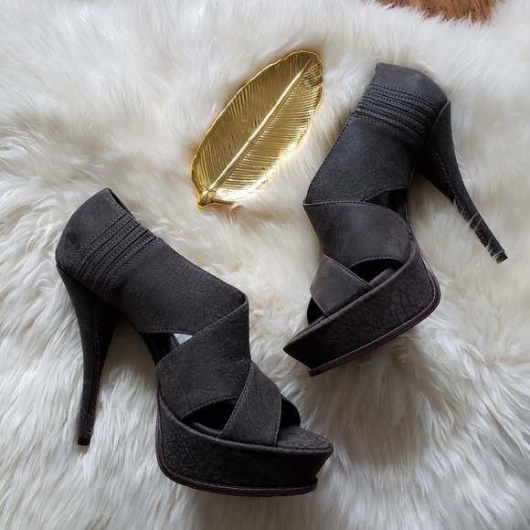 Elizabeth & James E-Milla Leather Platform Heels - Picture 3 of 8